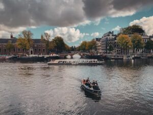Vrienden van Amstel 2026: line-up, tv en tijden
